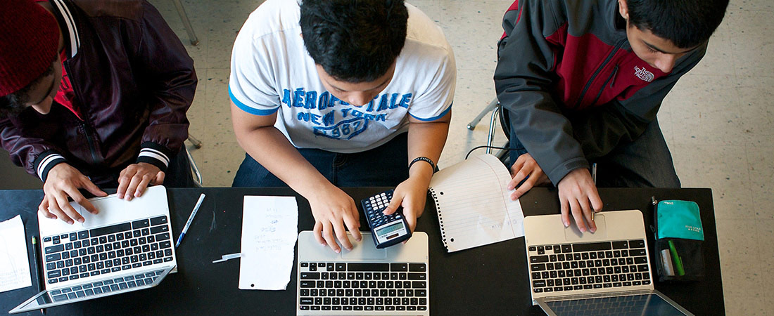 Students using Ocean Tracks program.